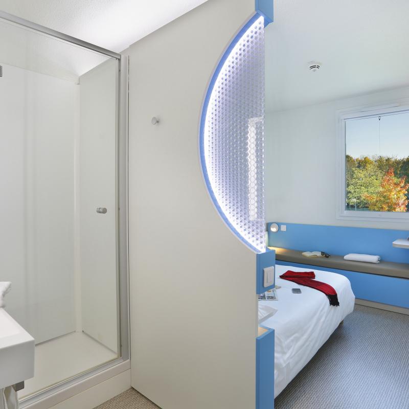 First Inn Les Ulis - chambre