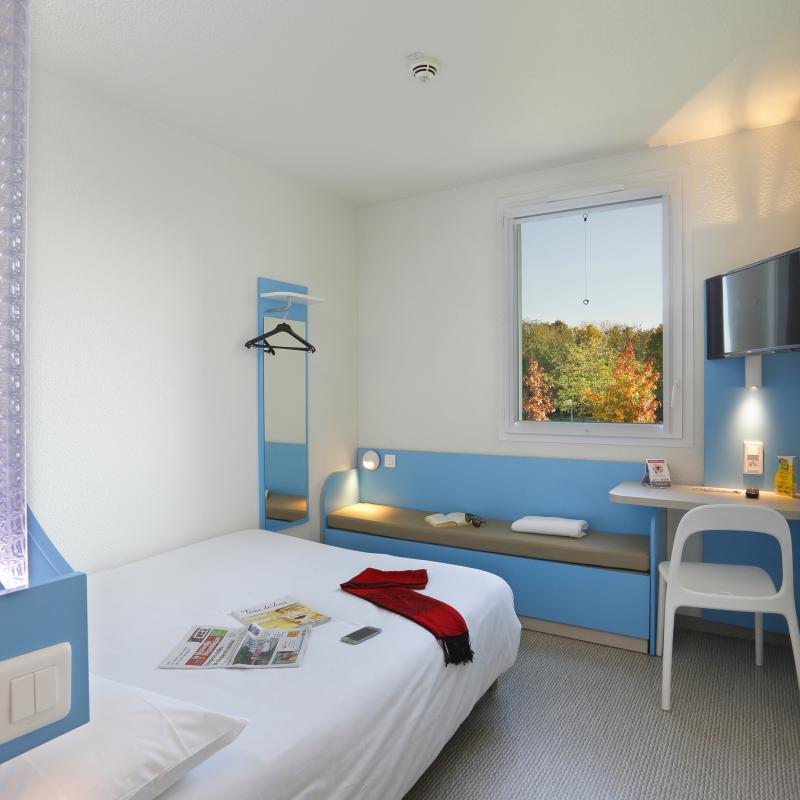 First Inn Les Ulis - chambre
