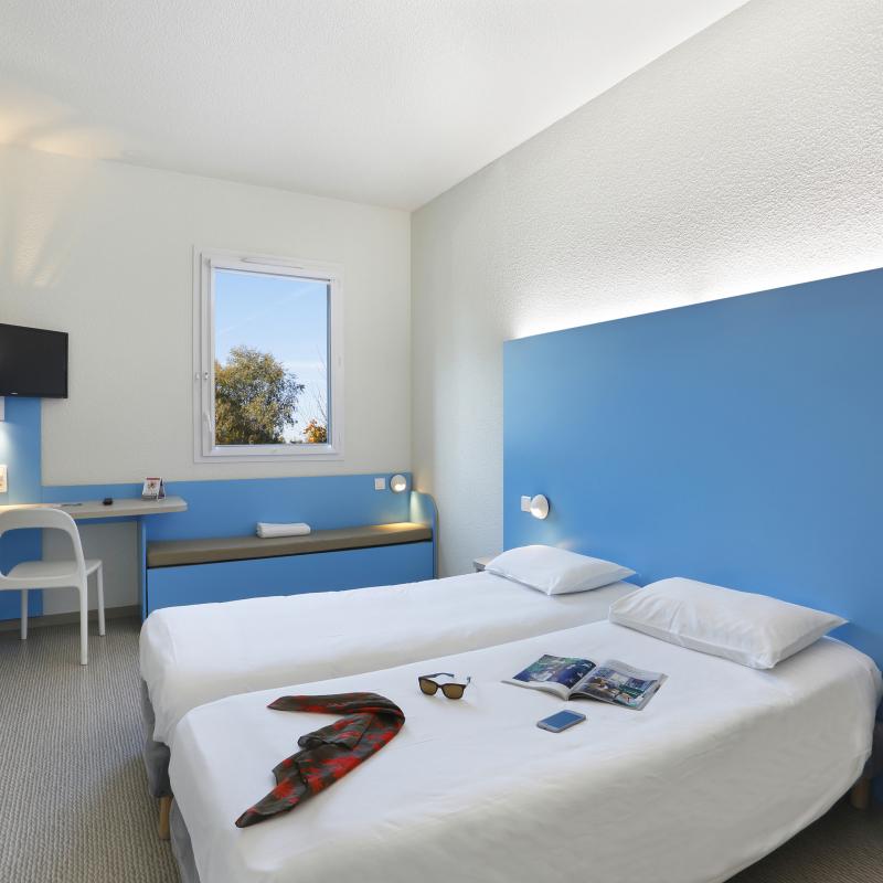 First Inn Les Ulis - chambre