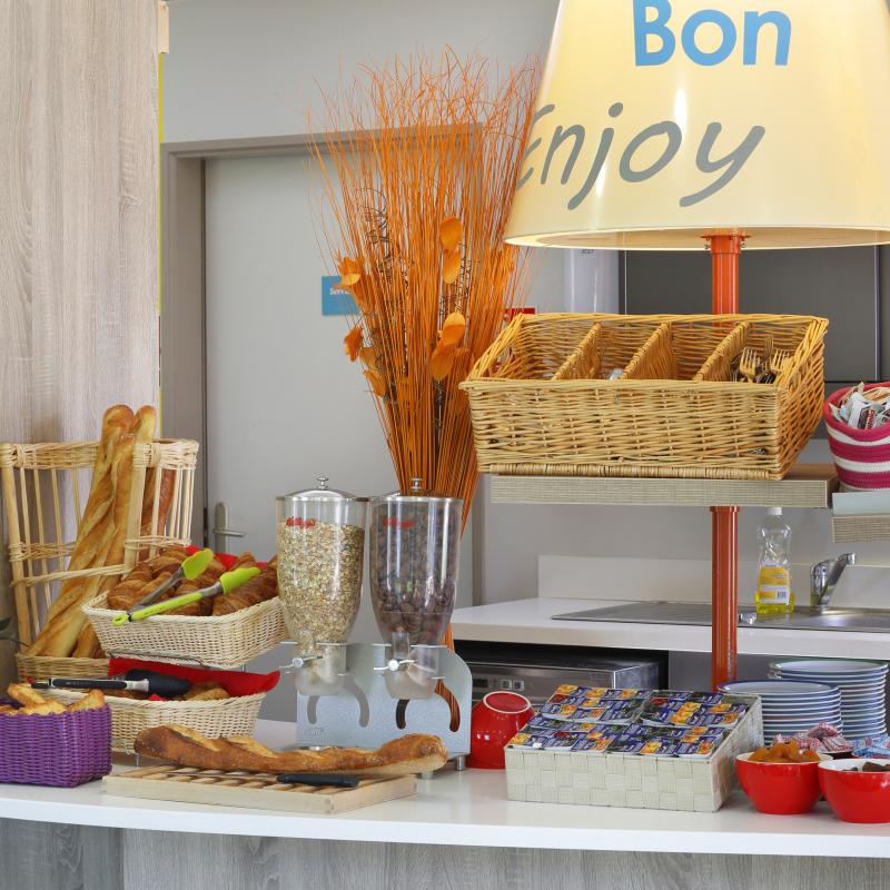 First Inn Les Ulis - petit déjeuner