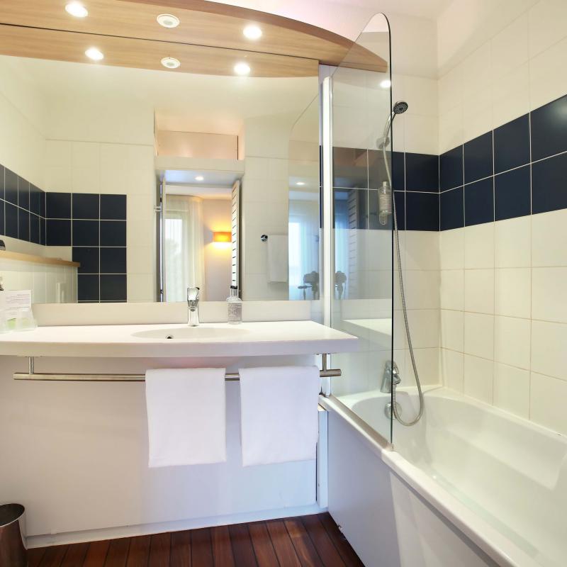 Suite-Home Saran - chambre