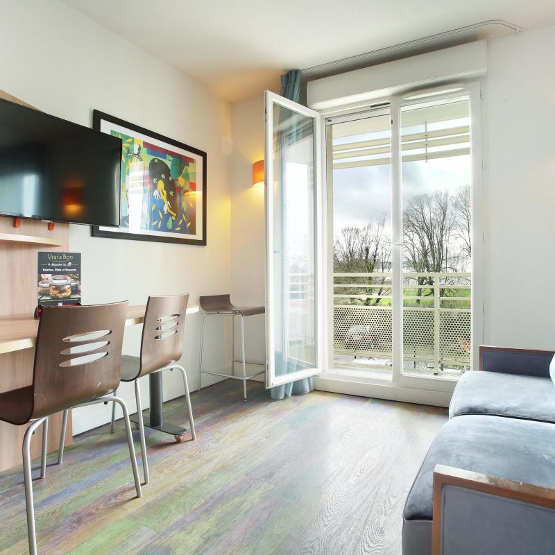Suite-Home Saran - chambre